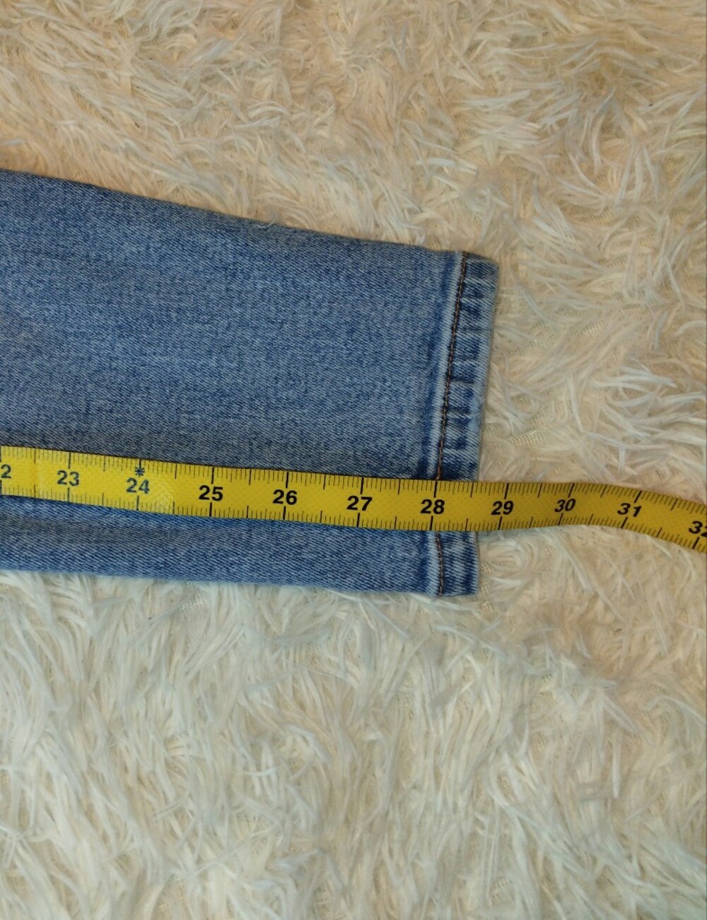 Good American Good Legs Straight Jeans Size 12/31 - Picture 11 of 11